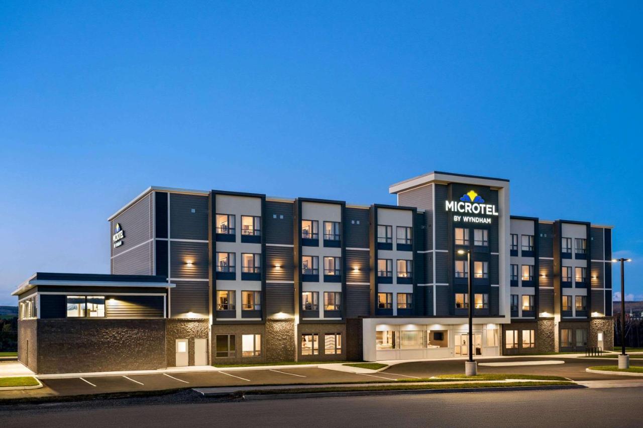 Microtel Inn & Suites By Wyndham Антигониш Екстериор снимка